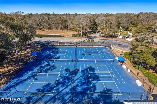 Tennis courts | Image 10