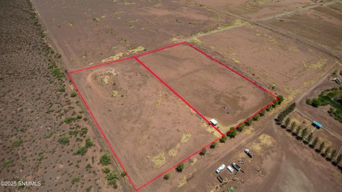 69 Racetrack Cir, Tularosa, NM, 88352-9413 | Card Image