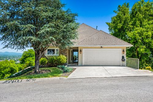 450 Maggie Mack Ln, Sevierville, TN, 37862-4532 | Card Image