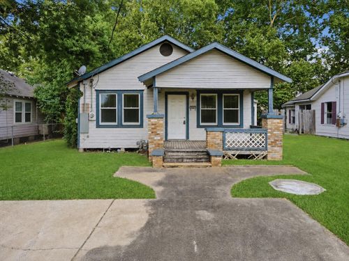 202 S Magnolia St, Highlands, TX, 77562-3756 | Card Image
