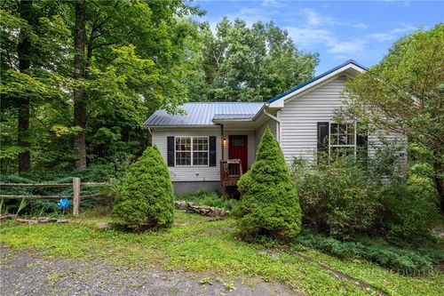 121 Peace Hill Rd, Fleetwood, NC, 28626-9001 | Card Image