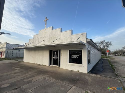 302 S 3rd St, Ganado, TX, 77962 | Card Image