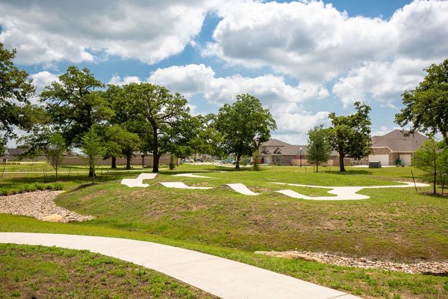 Surrounding community with a lawn | Image 32