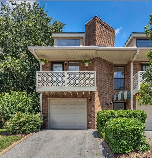 235 Glenstone Cir, Brentwood, TN, 37027-3916 | Card Image