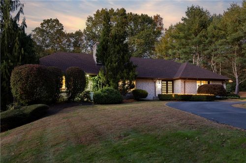 140 White Birch Cir, Hope, RI, 02831-1107 | Card Image