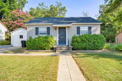 709 W Hanna St, Denison, TX, 75020-6910 | Card Image