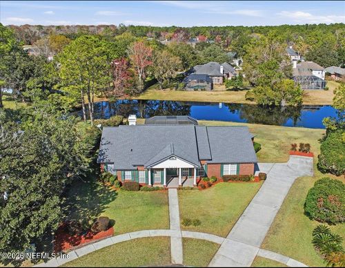 8213 Hampton Lake Ln, JACKSONVILLE, FL, 32256-3440 | Card Image