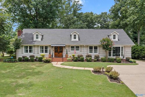 435 Country Club Dr, Gadsden, AL, 35901-5860 | Card Image