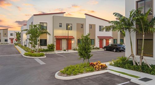 c-1001 Ne 58th St, Oakland Park, FL, 33334-4100 | Card Image