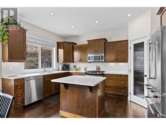 1089 Long Ridge Dr, House other with 4 bedrooms, 3 bathrooms and 2 parking in Kelowna BC | Image 12