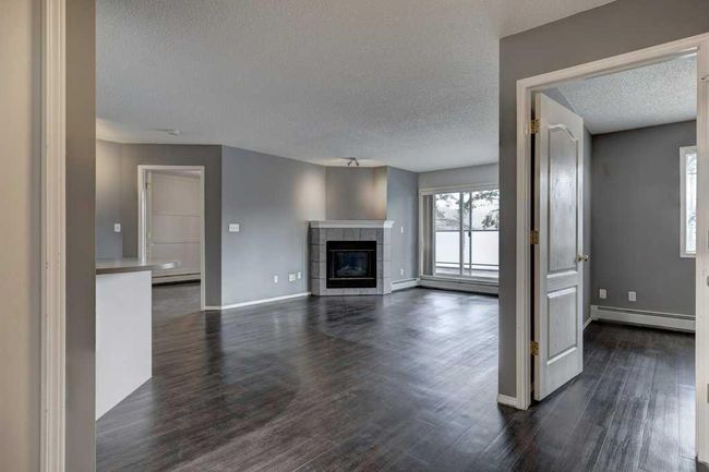 106 - 30 Sierra Morena Mews Sw, Condo with 2 bedrooms, 2 bathrooms and 1 parking in Calgary AB | Image 4