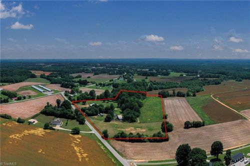 1841 Center Rd, Boonville, NC, 27011-8709 | Card Image