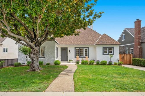 563 Edinburgh St, San Mateo, CA, 94402-2240 | Card Image