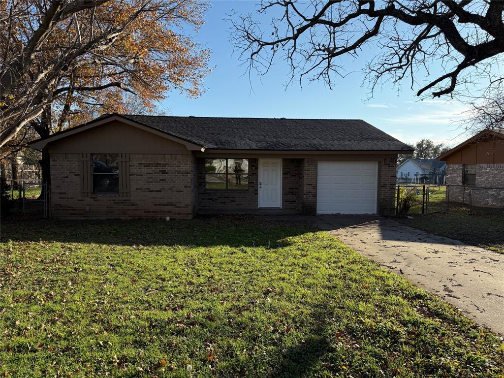 3rd St, Weatherford, TX 76086