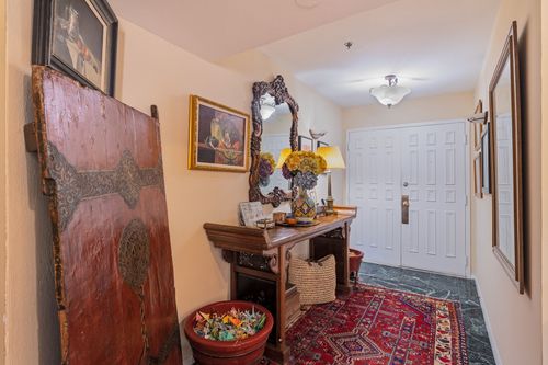 apt-1b3-40 N Interstate 35, Austin, TX, 78701-4336 | Card Image