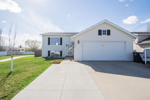 5535 18th Street S, Fargo, ND, 58104 | Card Image