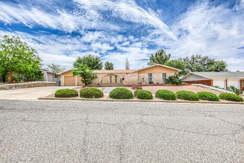 708 Somerset Dr, El Paso, TX, 79912-4915 | Card Image