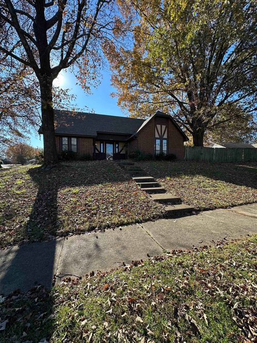 6387 Bent Oak Ln, Memphis, TN, 38115-6413 | Card Image