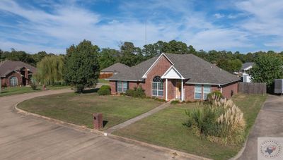 107 Corley Circle, House other with 3 bedrooms, 2 bathrooms and null parking in Wake Village TX | Image 1