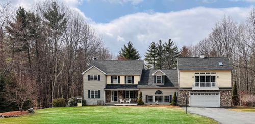 87 Juniper Dr, Goffstown, NH, 03045-2938 | Card Image