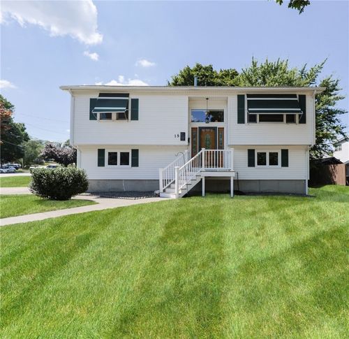 15 Blue Jay Dr, Cranston, RI, 02920-1305 | Card Image