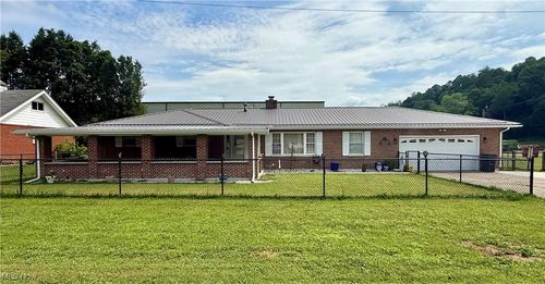 125 Ash Ln, Sistersville, WV, 26175-9777 | Card Image