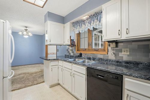 581 4th St E, Hector, MN, 55342-9686 | Card Image