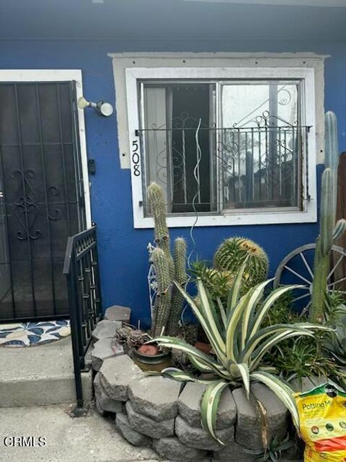 506 S Kern Ave, East Los Angeles, CA, 90022-1814 | Card Image