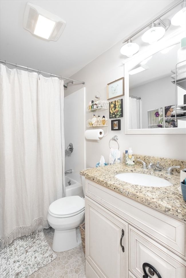 APT-3 - 74 E Main St, House other with 3 bedrooms, 3 bathrooms and 4 parking in Gloucester MA | Image 11