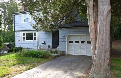 124 Holly Hill Dr, Uncasville, CT, 06382-1145 | Card Image