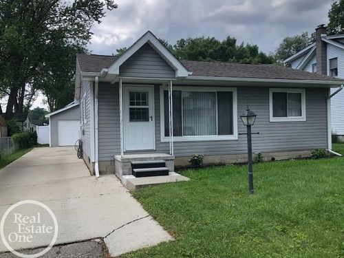 50799 Holt St, New Baltimore, MI, 48047-1672 | Card Image