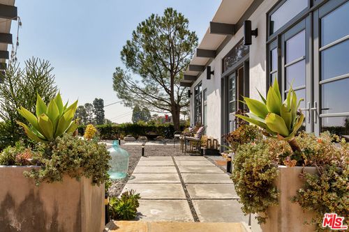 7107 Pacific View Dr, Los Angeles, CA, 90068-1831 | Card Image