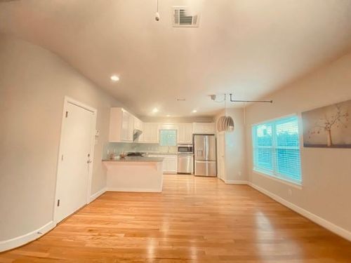 3729 Main Poplar Dr, Houston, TX, 77025-3125 | Card Image