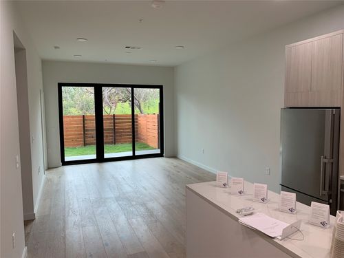 113-2209 S 1st St, Austin, TX, 78704-5157 | Card Image