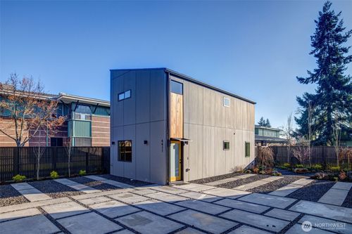 4411 S Holly St, Seattle, WA, 98118-3325 | Card Image