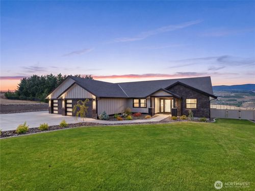2214 6th St Se, East Wenatchee, WA, 98802-9105 | Card Image