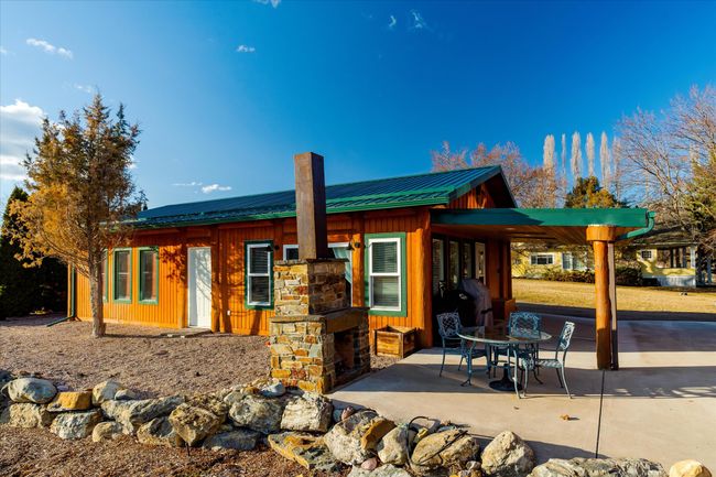 Private cottage area. | Image 86