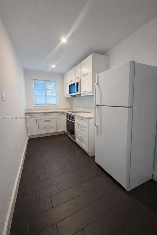 apt-2-7921 West Dr, North Bay Village, FL, 33141-5557 | Card Image