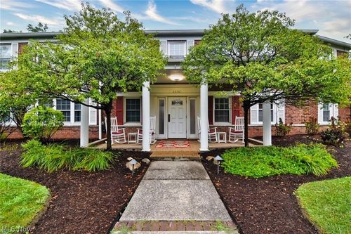9b-20301 Shelburne Rd, Shaker Heights, OH, 44118-5028 | Card Image