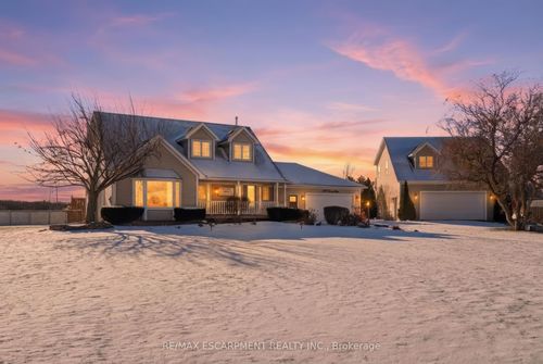 5940 Young St, Smithville, ON, L0R2A0 | Card Image