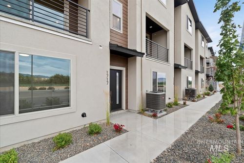 1717 S Federal Way, Boise, ID, 83705-3164 | Card Image