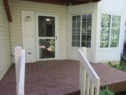 255 W Treehouse Ln, Round Lake, IL, 60073-3591 | Card Image