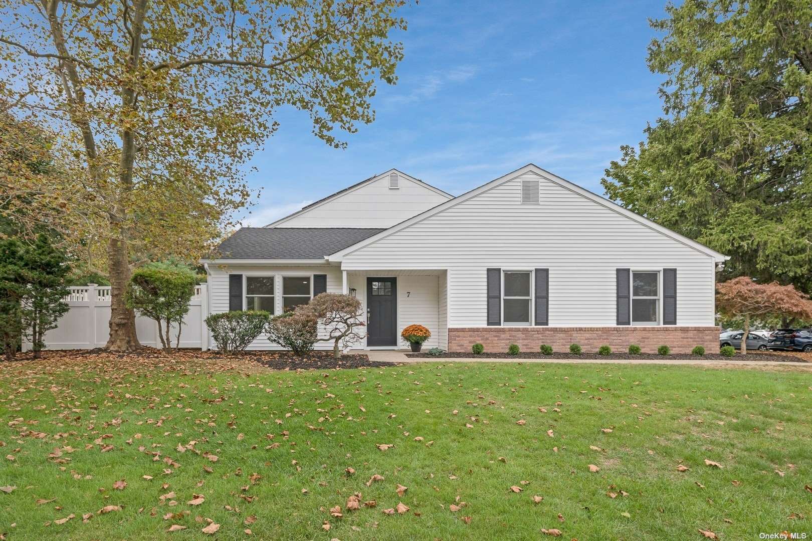 Federal Ln, Coram, NY 11727