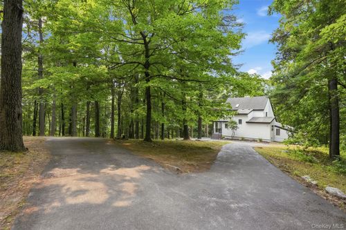 11 Spies Rd, New Paltz, NY, 12561-2821 | Card Image