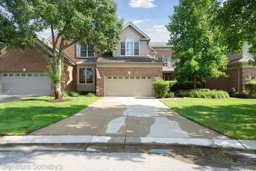 44843 Broadmoor Cir S, Northville, MI, 48168-8642 | Card Image