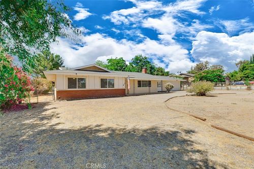 14347 Willow St, Hesperia, CA, 92345-4629 | Card Image