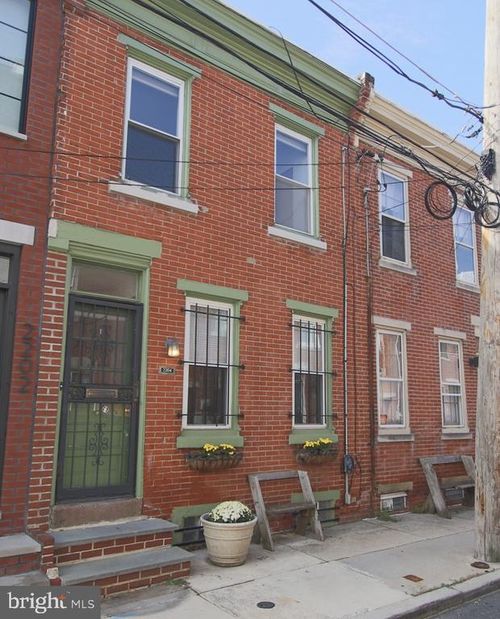 2204 Kater St, PHILADELPHIA, PA, 19146-1139 | Card Image