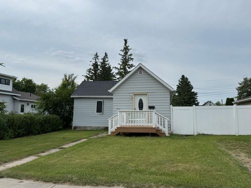 709 Center St E, Roseau, MN, 56751-1226 | Card Image