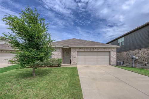 1061 Waverly Dr, Van Alstyne, TX, 75495-2864 | Card Image