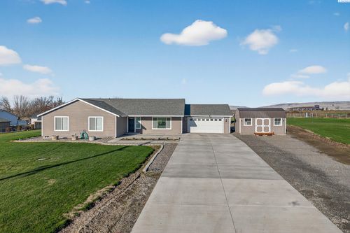 1621 Alexander Rd, Sunnyside, WA, 98944-9118 | Card Image